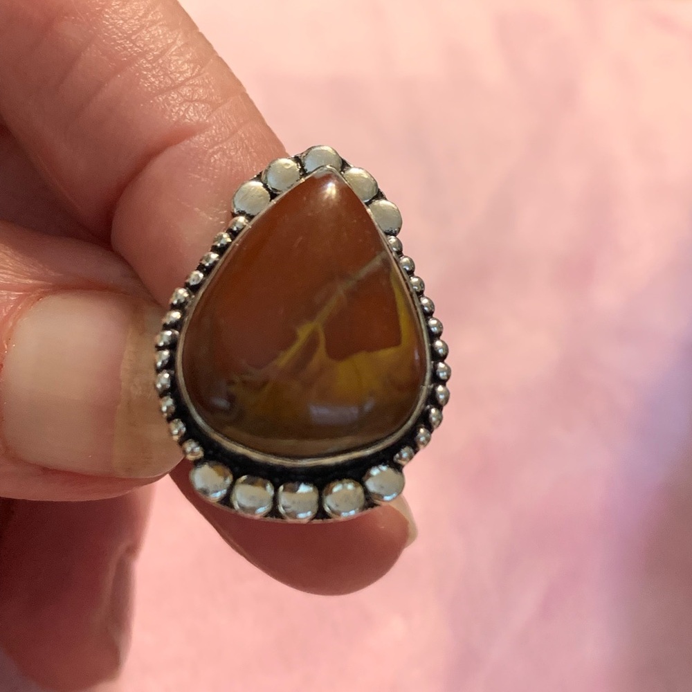 Genuine heart-shaped carnelian gemstone ring. Size 4.